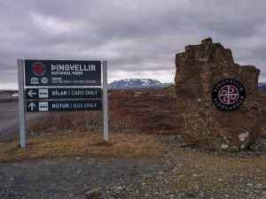 Welkomstbord bij ingang Þingvellir National Park IJsland